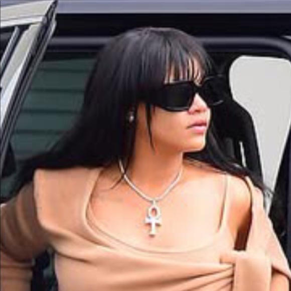 Meet your Posher, Brandy - Picture 1 of 1